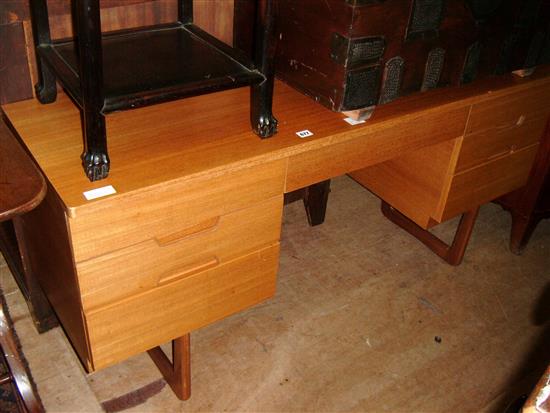 1960s dressing table(-)